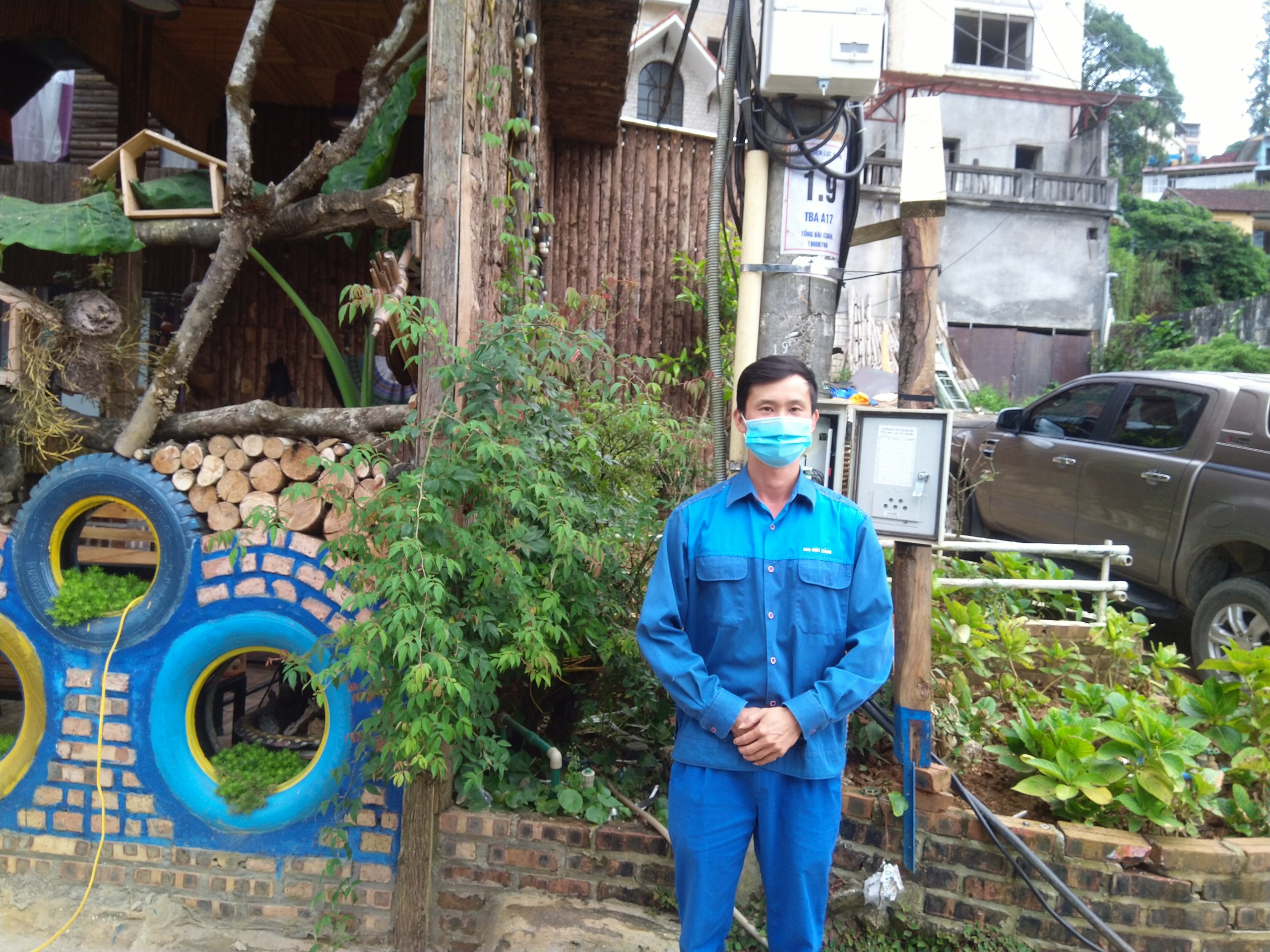 Nhân[-]viên[-]VNPT[-]dũng[-]cảm[-]cứu[-]người[-]trong[-]đám[-]cháy[-]tại[-]Sapa